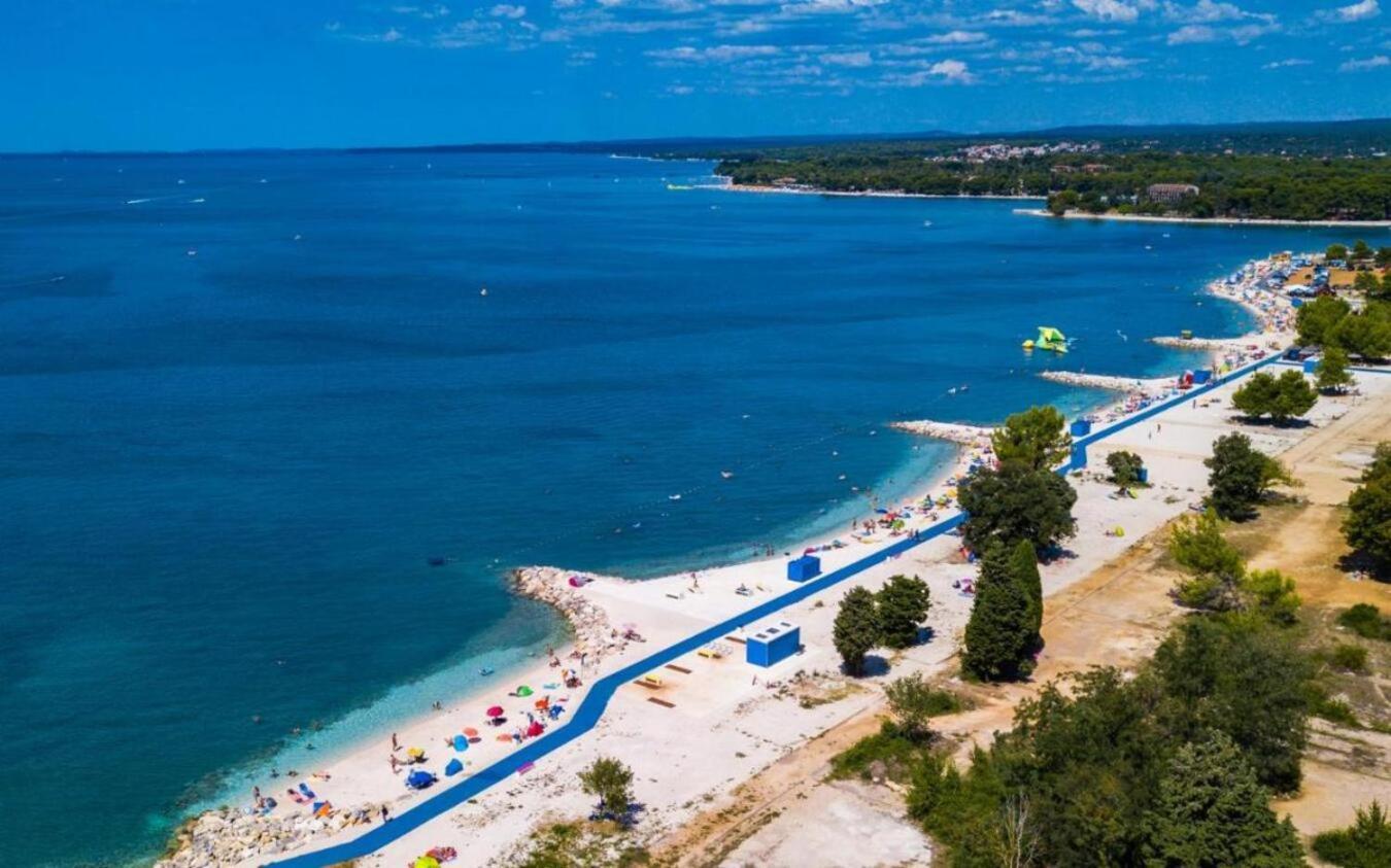 Caramel Comforts With Sea View In Stinjan Only 300 Meters From The Beach Pula Exterior photo