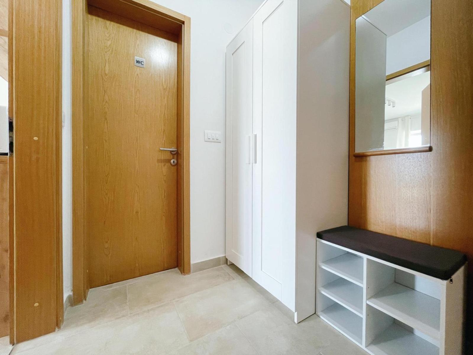 Caramel Comforts With Sea View In Stinjan Only 300 Meters From The Beach Pula Exterior photo